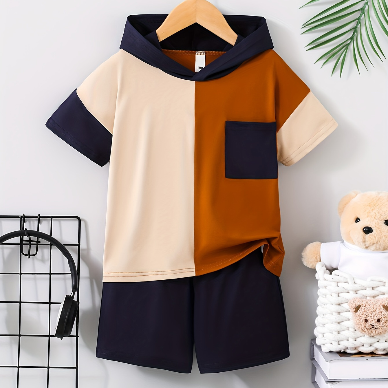 

2pcs Boy's Casual Color-matching Pocket Shoulder Slouch Short Sleeve Hoodie T-shirt And Shorts Set, Comfortable Boy's Summer Clothing, Outdoor