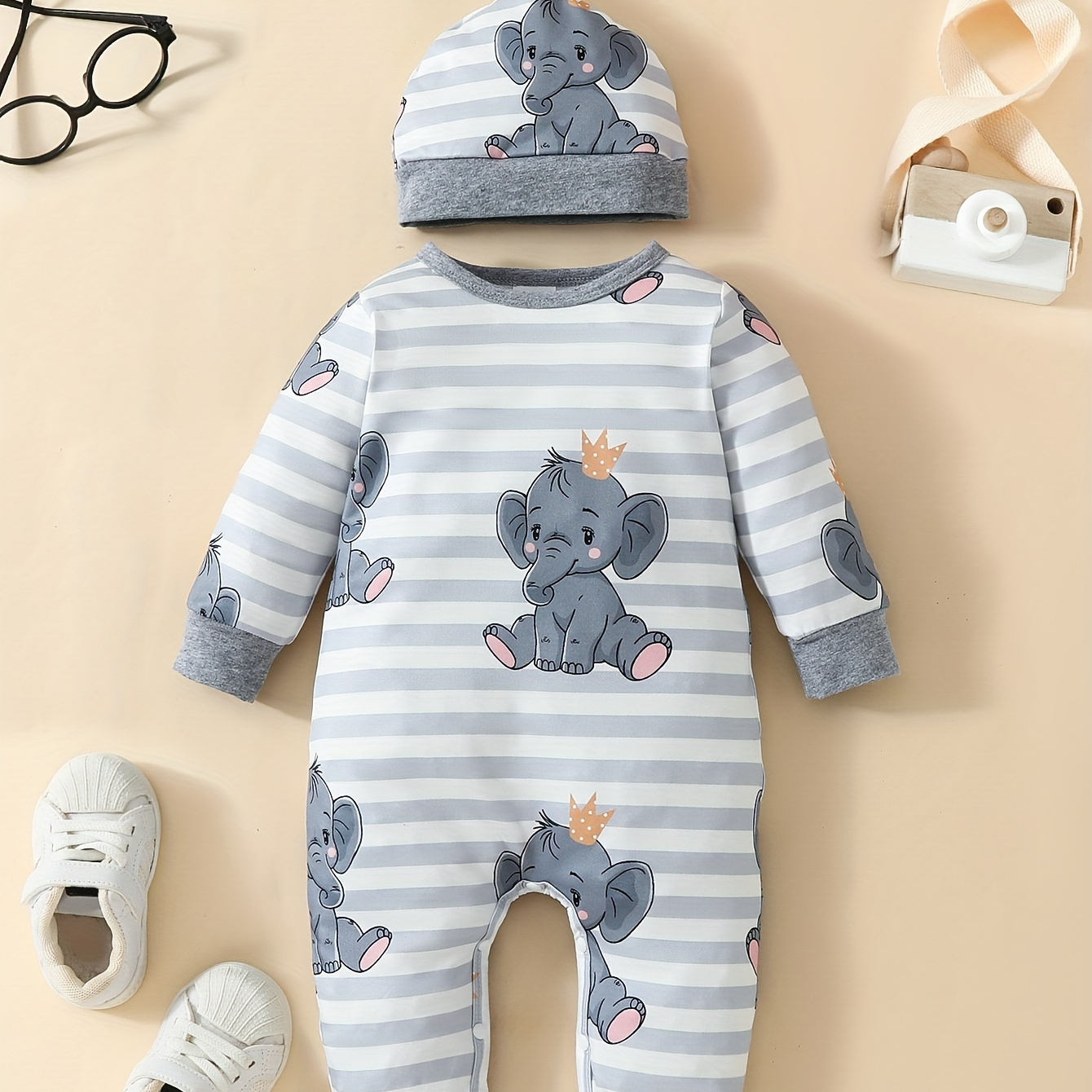 

Newborn Baby Allover Print Cute Elephant One-piece Romper Bodysuit + Hat Set