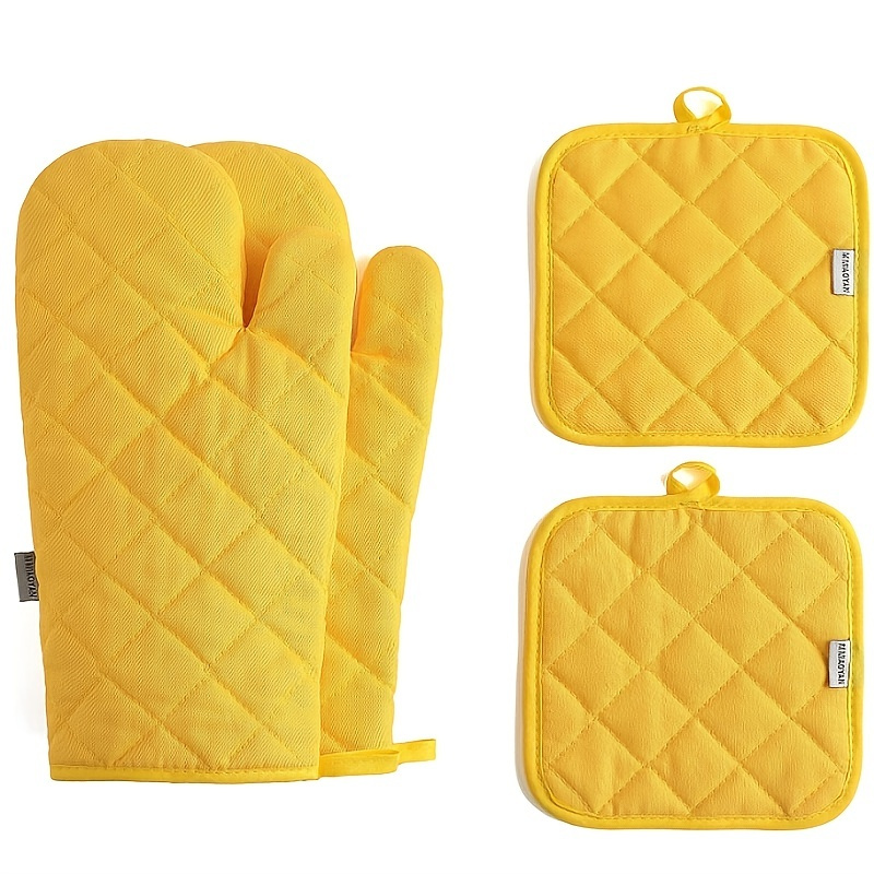 Funny Bees Honey Left-Hand Oven Mitt and Pot Holders Sets of 2, Yellow  Beehive BBQ Silicone Gloves of Durable, Cooking Heat Resistant Pads Mats
