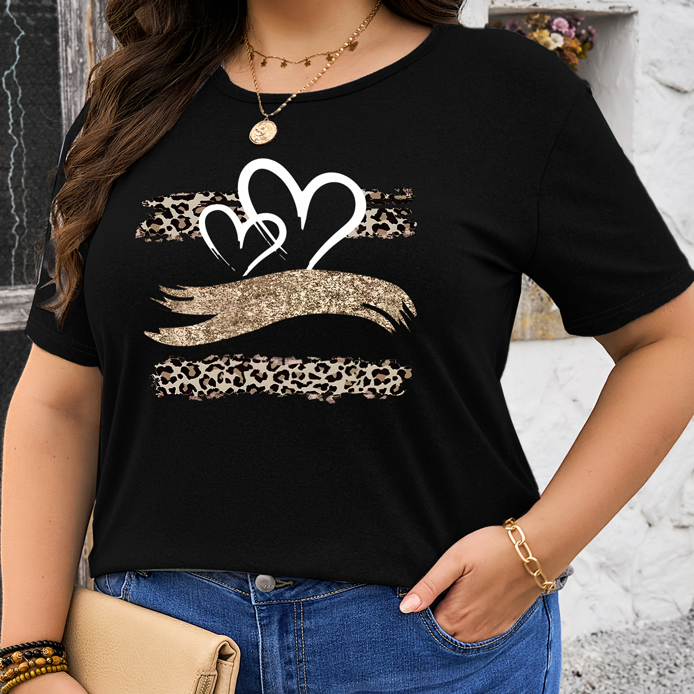 

Plus Size Heart Print T-shirt, Casual Crew Neck Short Sleeve T-shirt, Women's Plus Size clothing