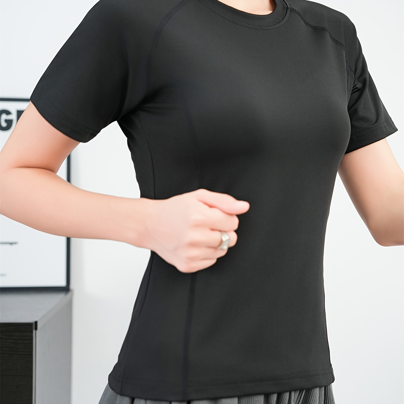 

Women's Summer Sporty T-shirt, Quick-dry Breathable Lightweight Short Sleeve, Top, Outdoor Casual Tee, Polyester, Round Neck, Stretch Knit Fabric, Solid Color
