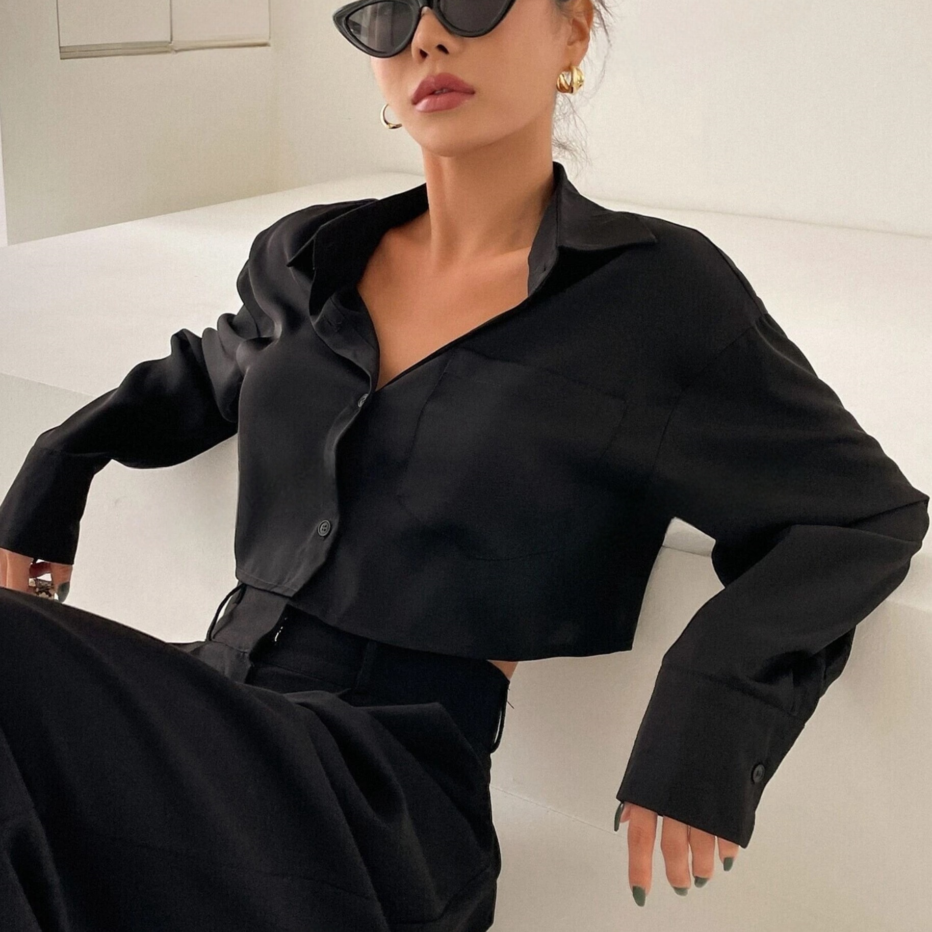 

Elegant Women's Top Shirt - Solid Color, Button-up Collar, Long Sleeve, Polyester - Machine Washable