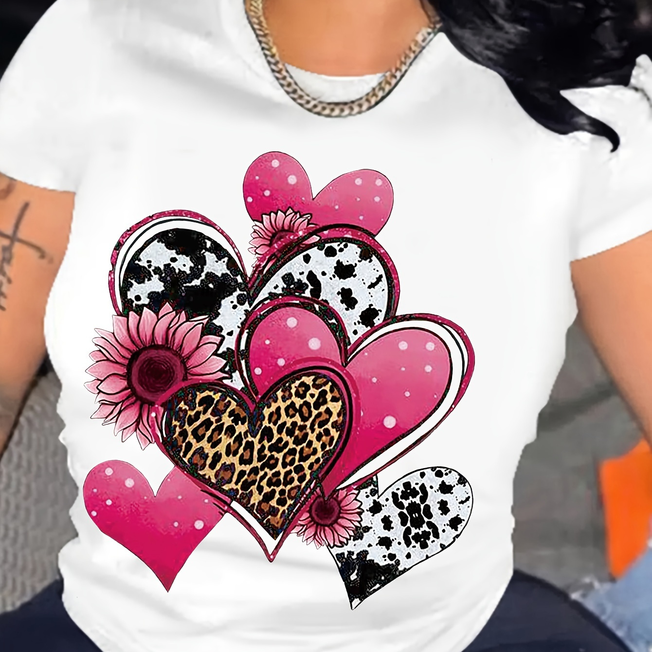 

Leopard Heart Graphic Print T-shirt, Short Sleeve Crew Neck Casual Top For Summer & Spring, Women's Clothing