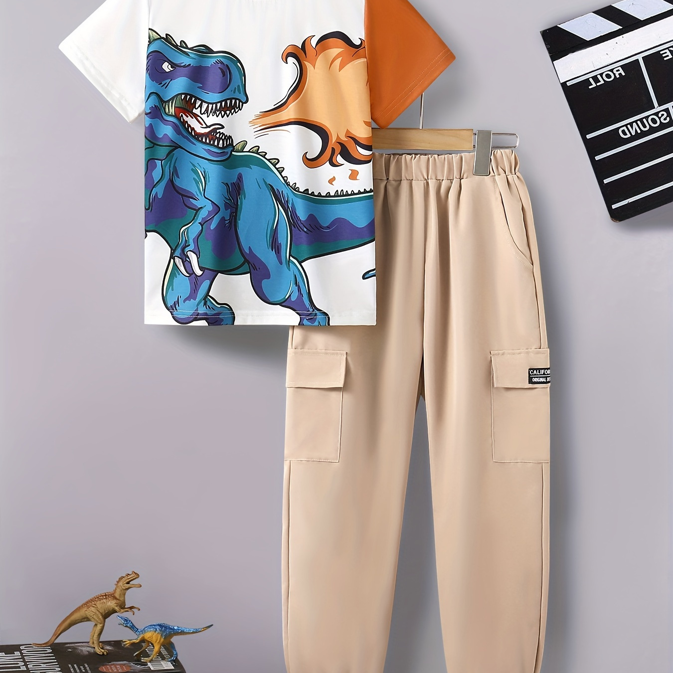 

2pcs Boys Casual Dinosaur Graphic Print Short Sleeve T-shirt & Cargo Pants Set, Comfy Boys Clothes