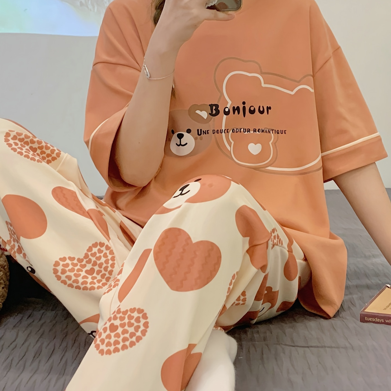 

Women's Cartoon Bear & Heart Print Casual Loose Fit Pajama Set, Short Sleeve Round Neck Top & Pants, Comfortable Relaxed Fit