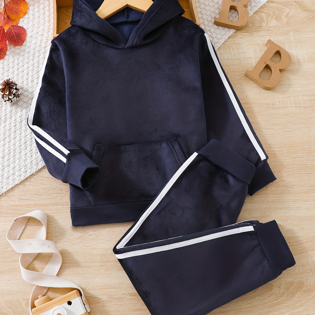 

2pcs Boy's Velvet Sporty Style Outfit, Striped Hoodie & Sweatpants Set, Casual Long Sleeve Top, Kid's Clothes For Spring Fall Winter, As Christmas Gift
