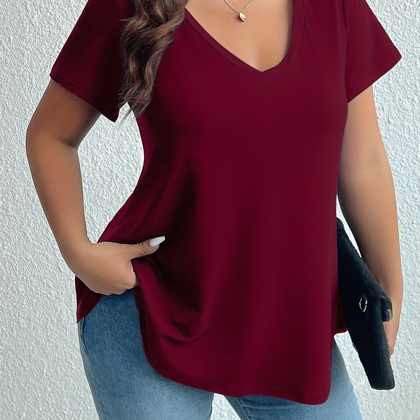 

1pc T-shirt décontracté à col en V pour femme grande taille - Tissu en polyester tricoté de couleur unie avec une légère élasticité, collection printemps/été