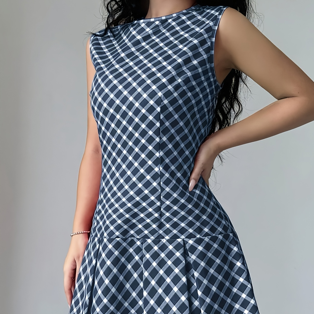 

Robe Élégante Manches en A pour Femme - Motif Géométrique Bleu et Blanc, Col Rond, Mélange de Polyester Léger, Parfaite pour l'Été, Lavable en Machine, Tenue d'|Robe à Ourlet Évasé|Texture