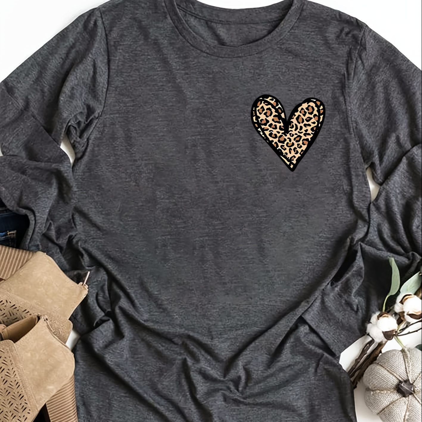 

Women' Heart Print Graphic Casual Sports Long Sleeve Crew Neck T-shirt