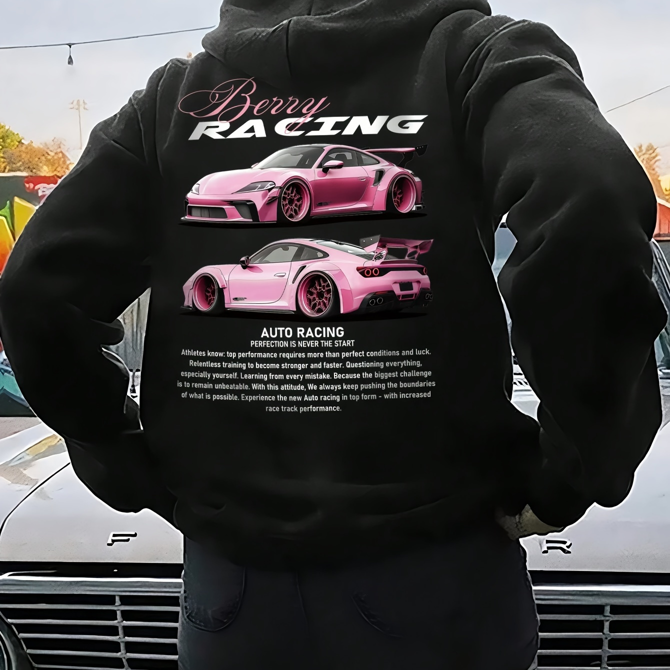 

Sweat à Capuche "Berry Racing" pour Femme - Noir, Manches Longues, Polyester, Lavable en Machine avec Fausse Cordon & Détail d'Imprimé Voiture Rose