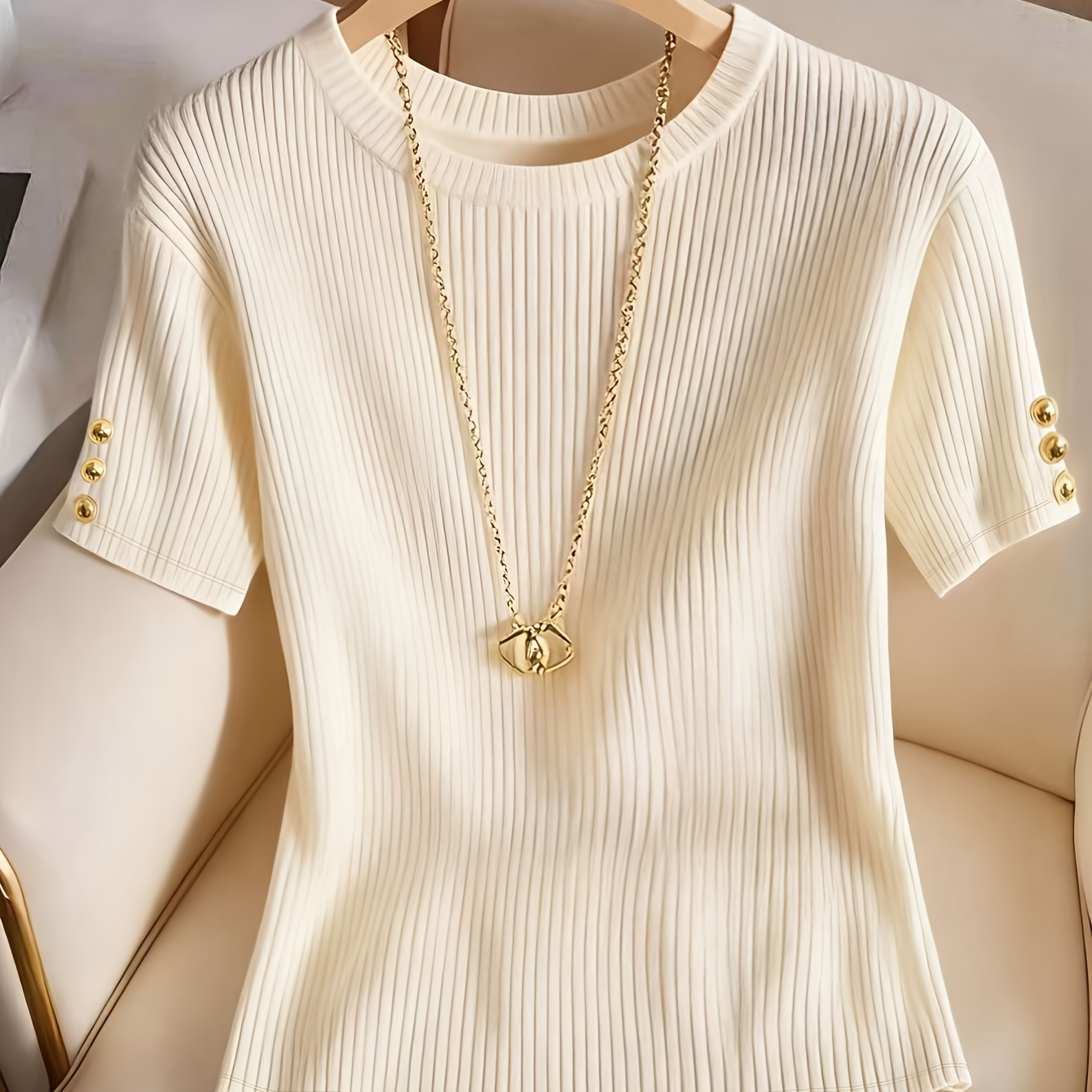 Women's Fashion Solid Color T-Shirt with Sleeve Button Decoration