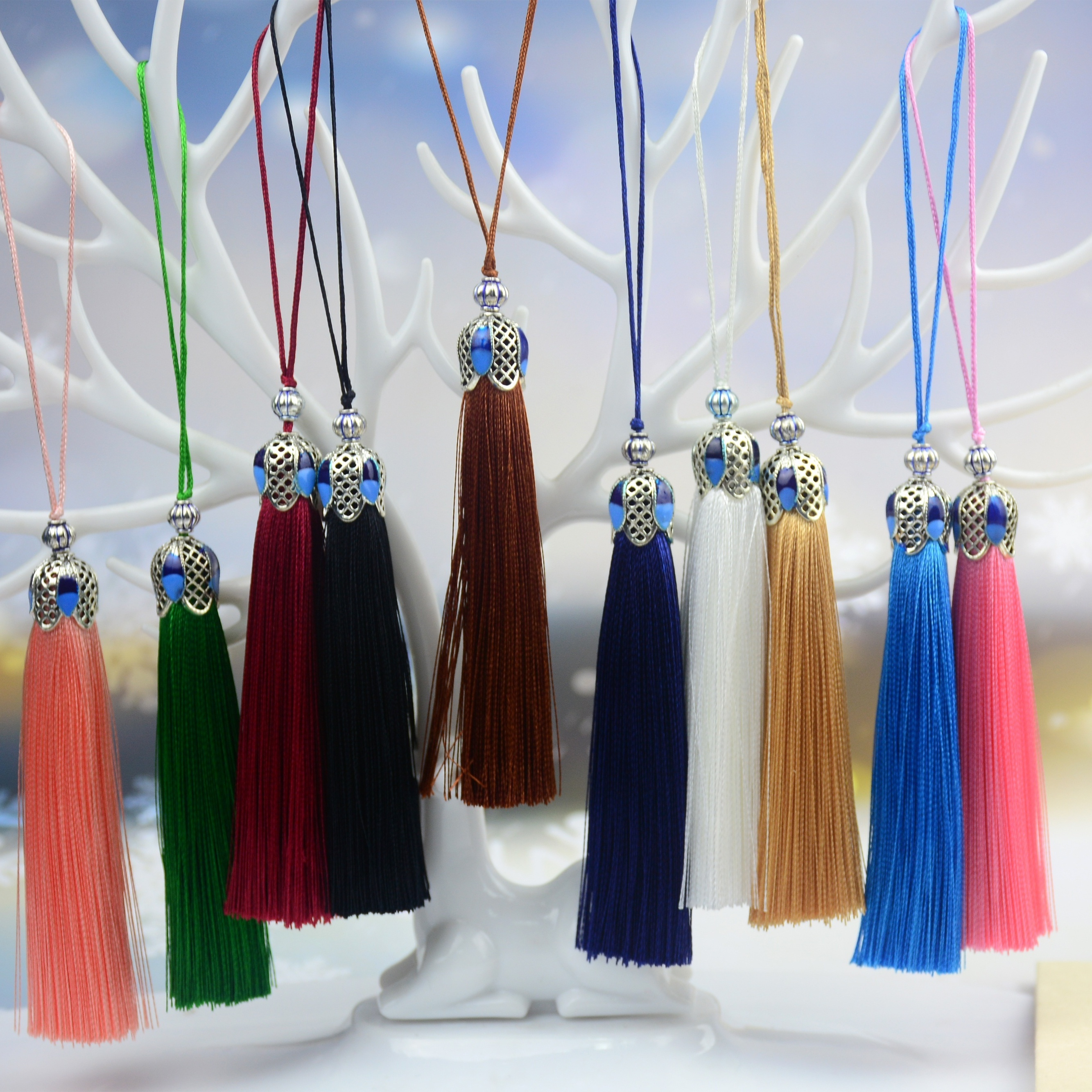 100pcs Silk Handmade Tiny Soft Tassels Mini Tassels,Colorful Tassels, Earring Tassels Assorted Colors Randomly