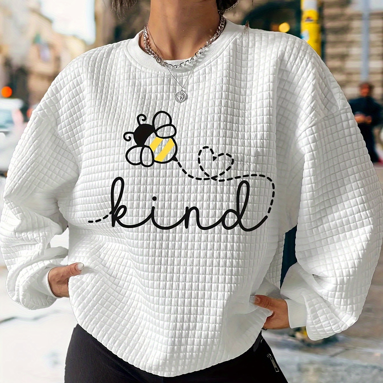 

Chic Bee & Letter Neck Sweatshirt - Casual Long Sleeve Pullover For Women, Machine Washable, Fall/winter, For Spring