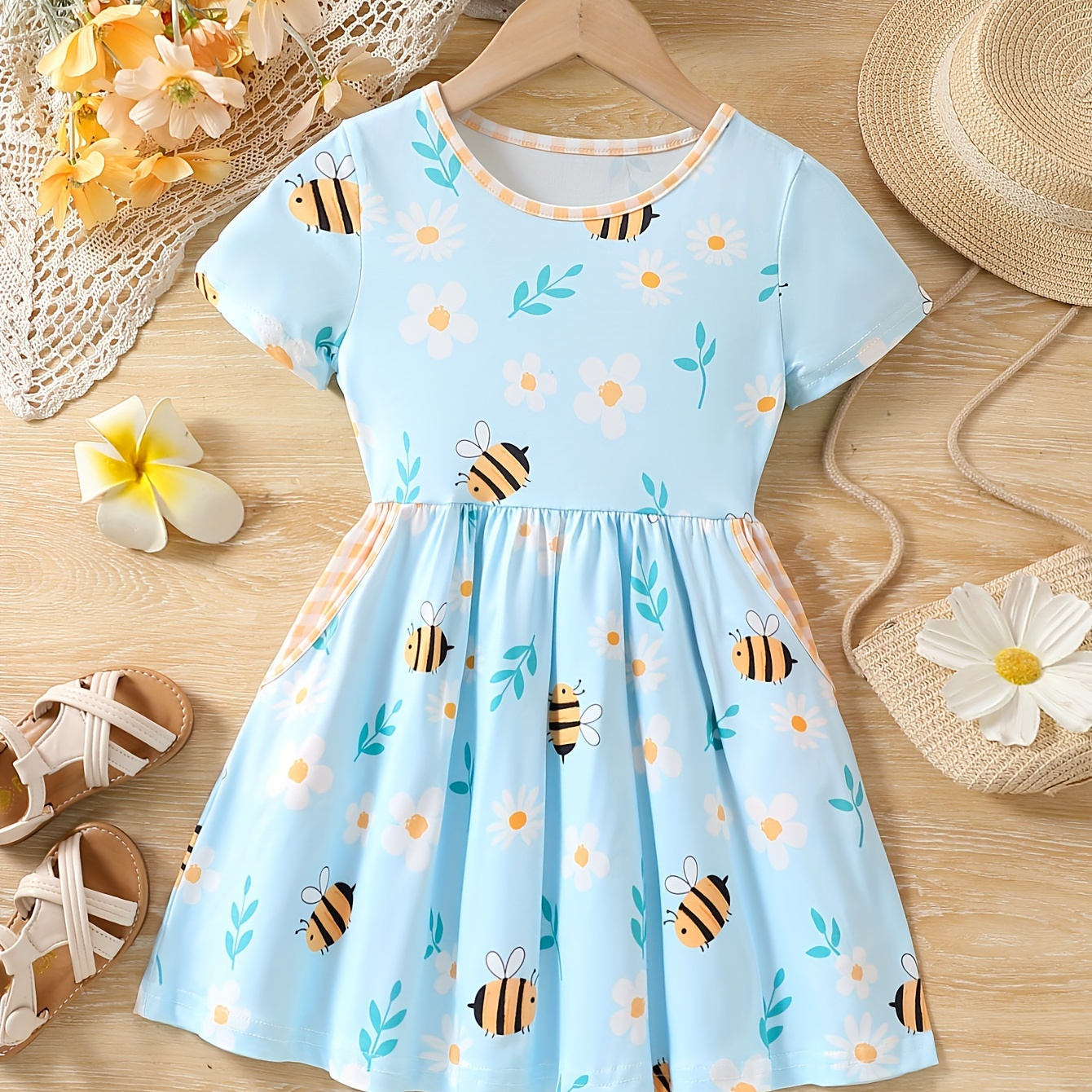 

Girls Cute Daisy Bees Full Print Short Sleeve Dress, Casual A-line Skater Dresses Summer Clothing