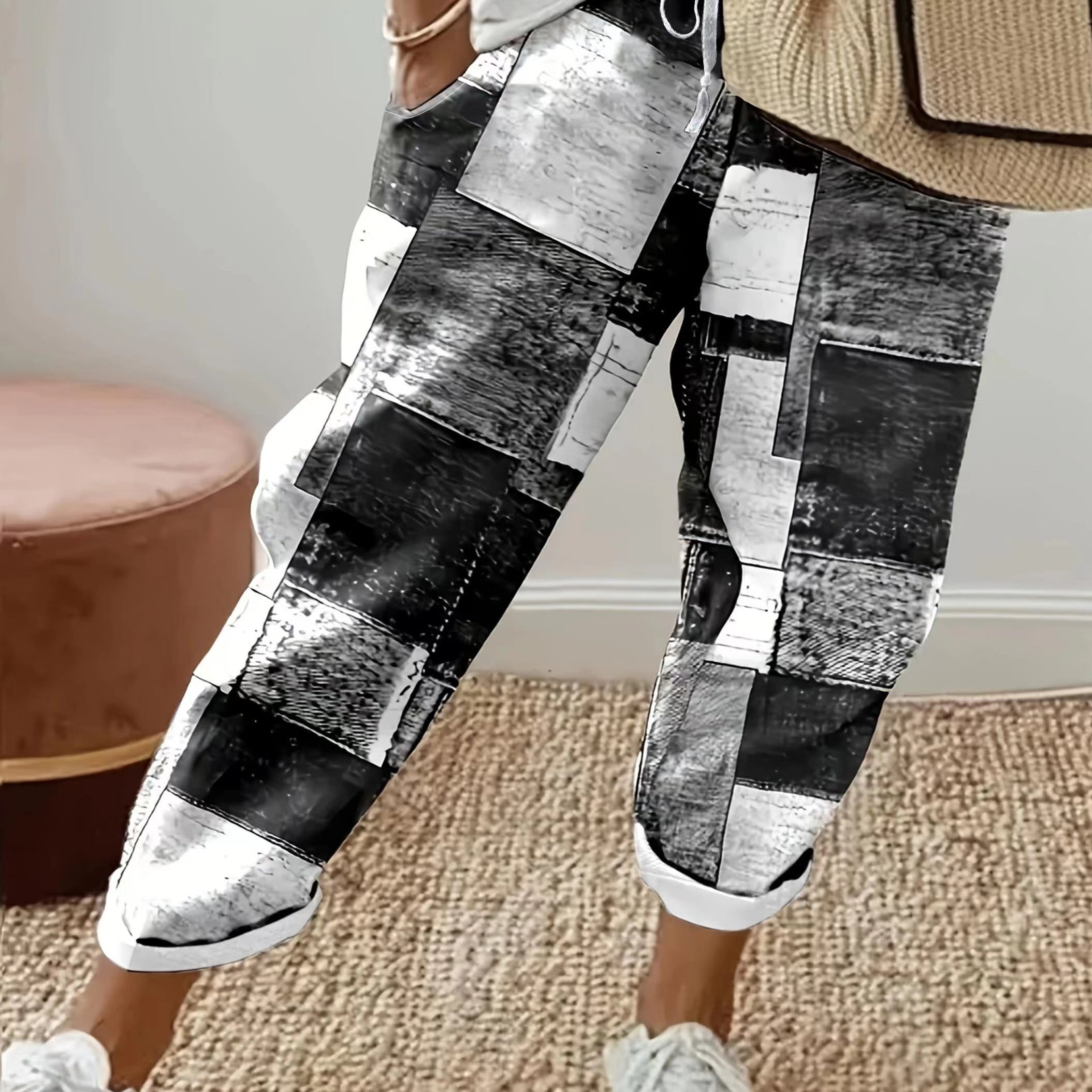 

Plus Size Plaid Print Straight Leg Pants, Casual Elastic Waist Pants For Spring & Fall, Women's Plus Size Clothing
