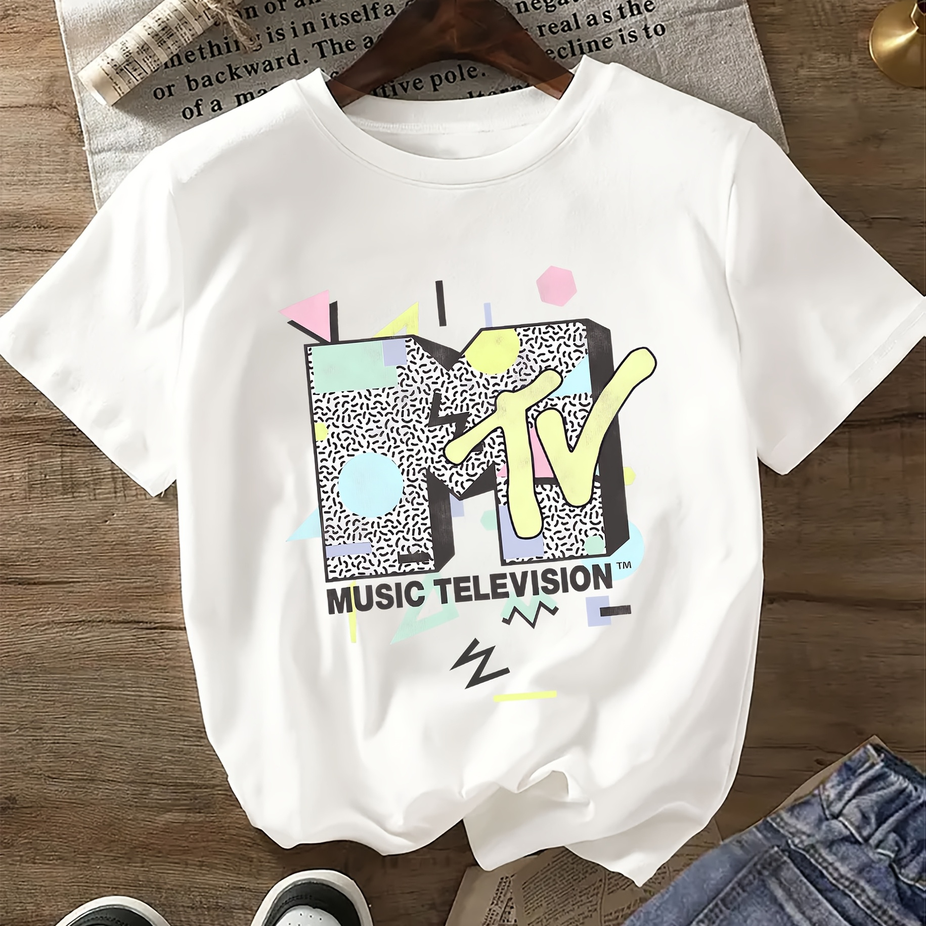 

T-Shirt Rétro pour Femme avec Imprimé Lettres - Col Rond Décontracté, Polyester, Lavable en Machine, Design Coloré de la MTV