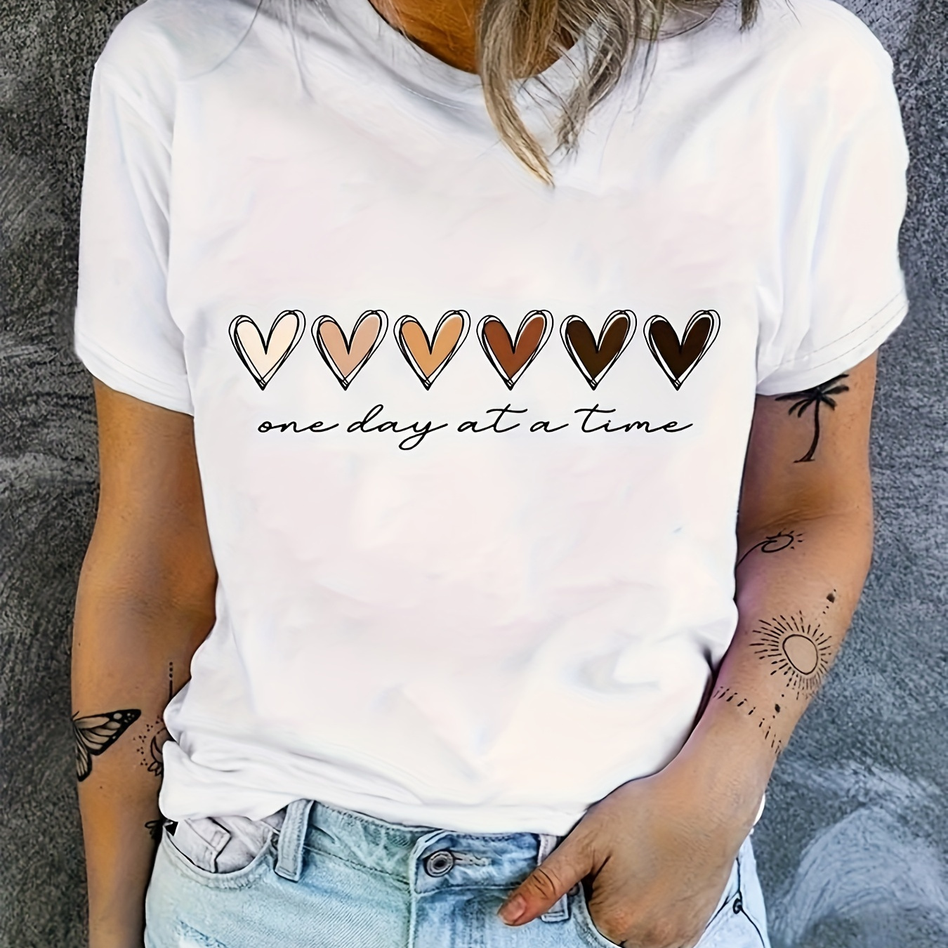 

Heart & Letter Print T-shirt, Casual Crew Neck Short Sleeve Top For Spring & Summer, Women's Clothing