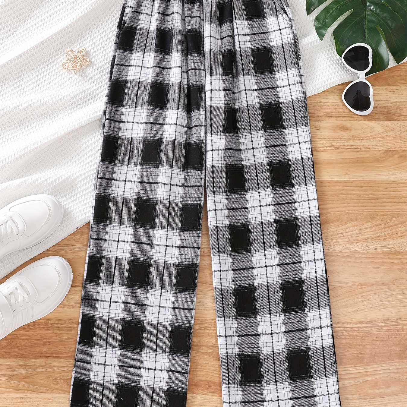

Vintage Style Girls Plaid Wide Leg Pants Casual Pants For Outdoor Gift, Fluid Pants