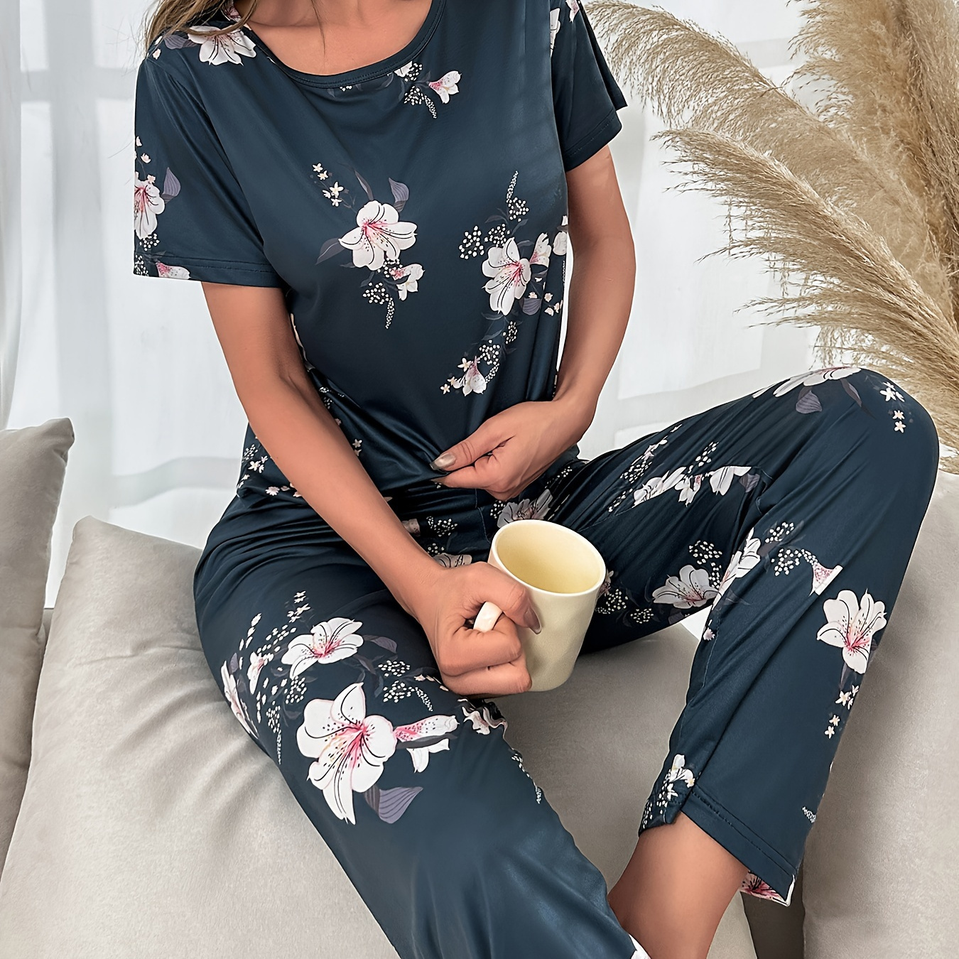 

Floral Print Pajama Set, Short Sleeve Crew Neck Top & Elastic Waistband Pants, Women's Sleepwear & Loungewear