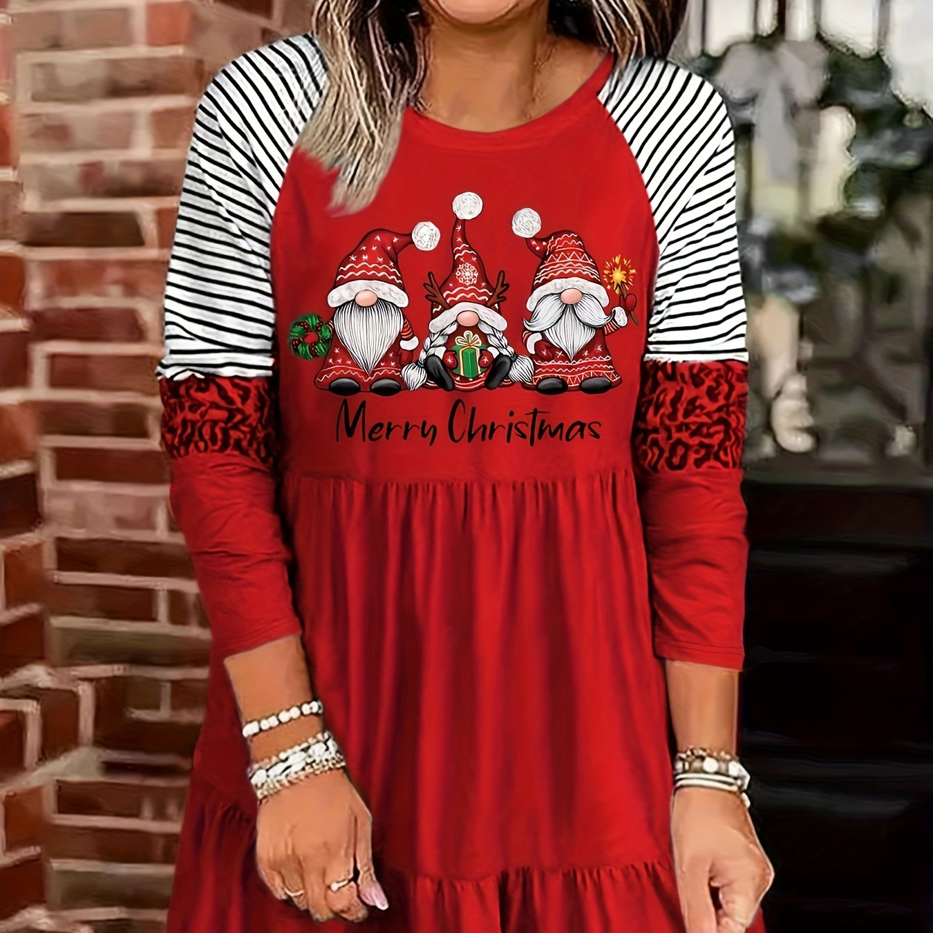 

Plus Size Christmas Dress, Women's Plus Christmas Dwarf & Slogan Print Raglan Sleeve Round Neck Smock Dress
