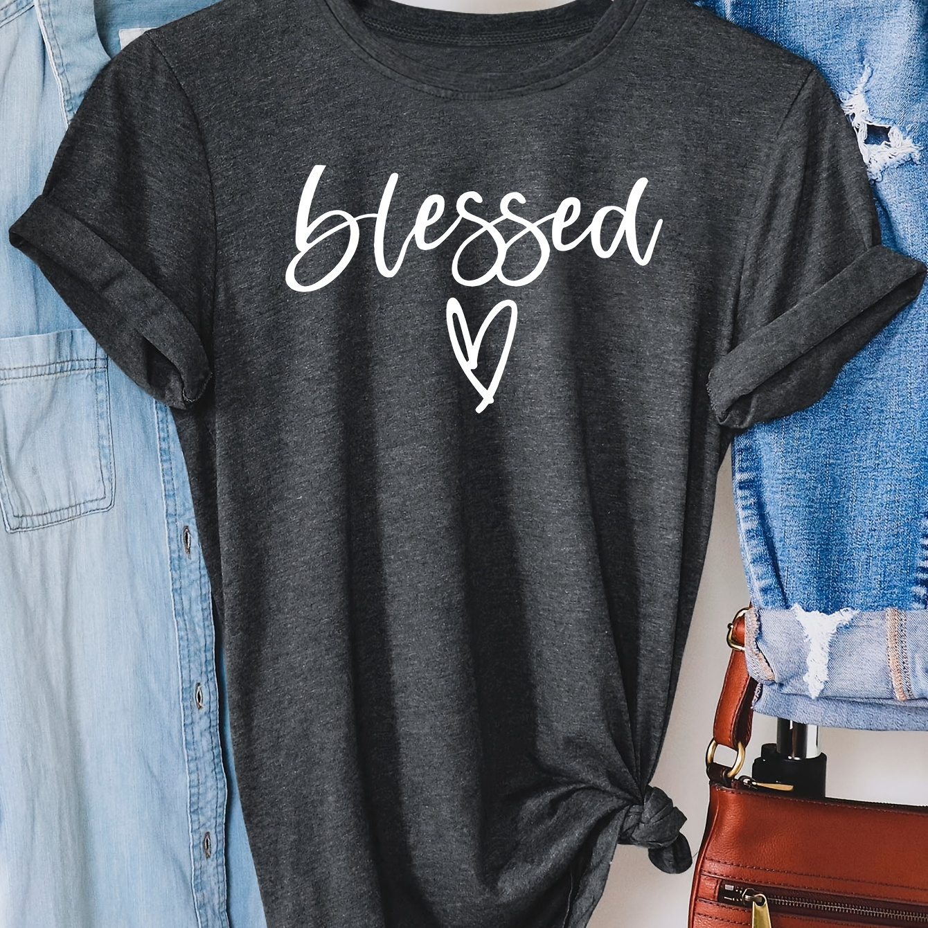 

Plus Size Letter Print T-shirt, Short Sleeve Crew Neck Casual Top For Summer & Spring, Women's Plus Size Clothing