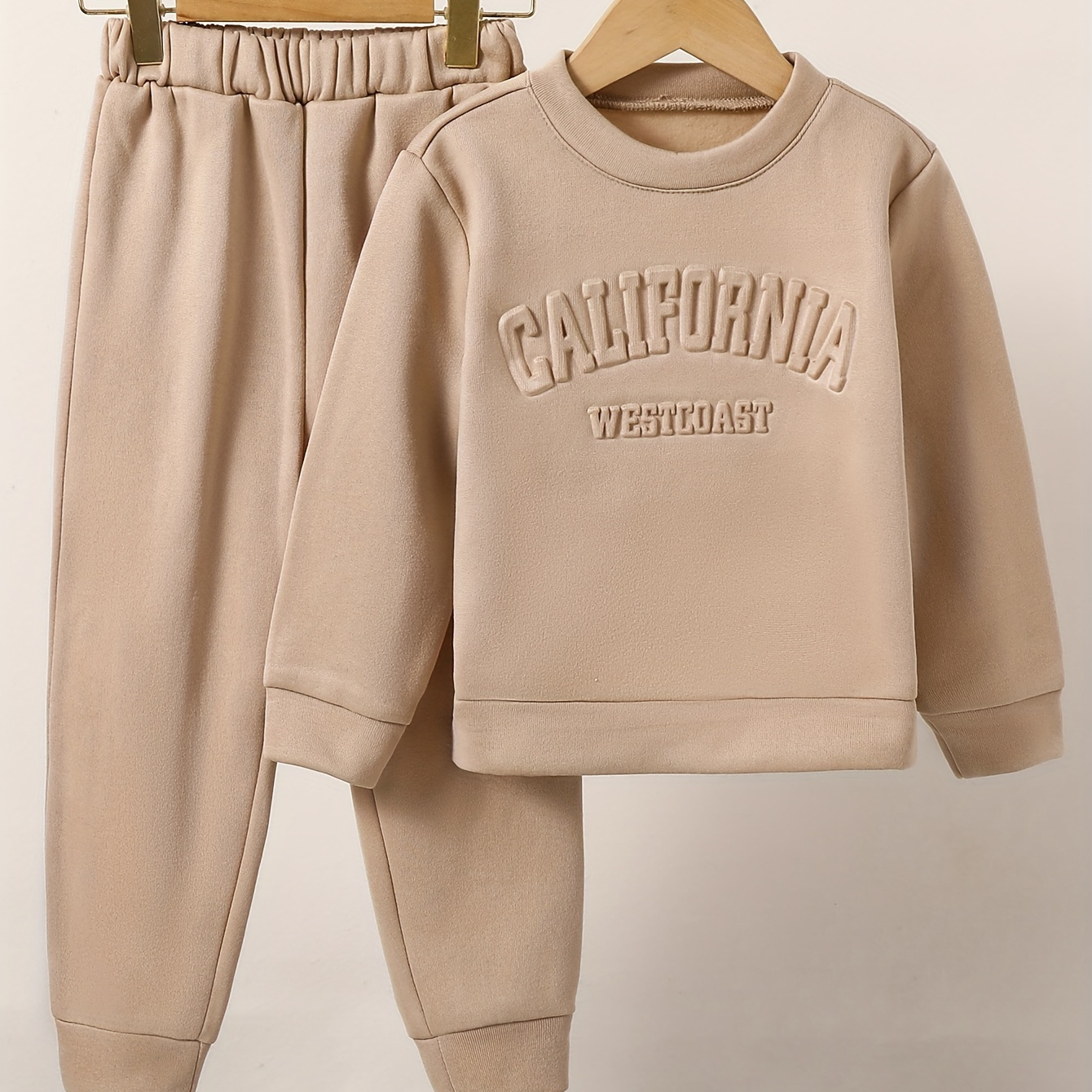 

2-piece Girls Solid Color Set, California Letter Embossed Round Neck Sweatshirt + Trousers Casual Sports Clothes