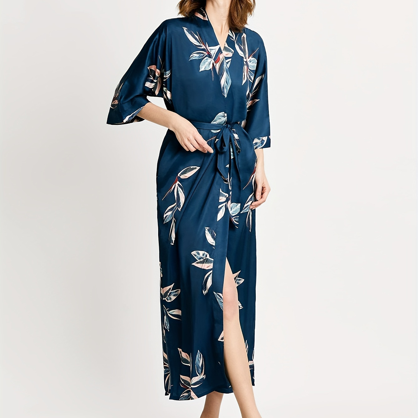 

Robe de Nuit Maxi à Imprimé Floral Élégant pour Femme - Robe Kimono en Polyester 100% avec Col en V et Manches , Jupe à Ceinture, Robe de Bain en Satin Légère Toutes