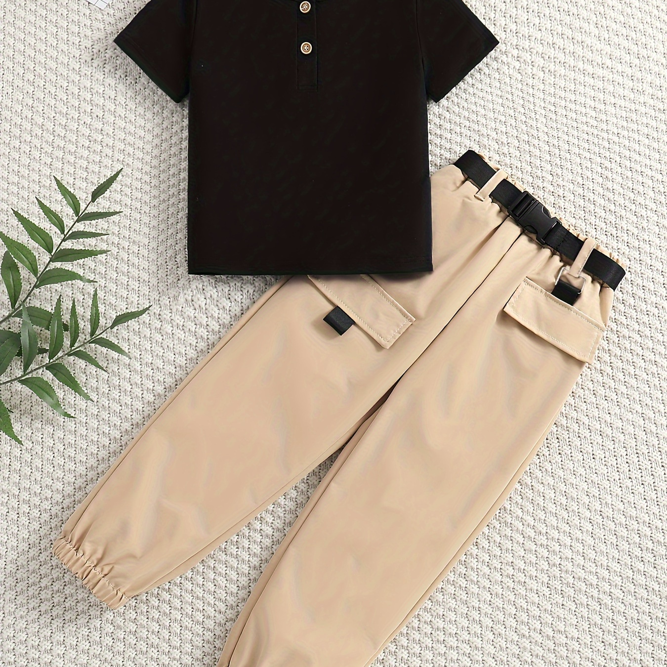 

2pcs Boys Casual Solid Color Half Button Short Sleeve T-shirt & Cargo Pants With Belt Set, Comfy Boys Clothes