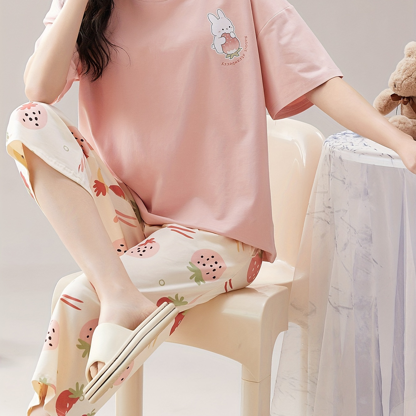 

Cute Bunny & Strawberry Print Loose Fit Pajama Set, Short Sleeve Round Neck Top & Capri Pants, Women's Sleepwear