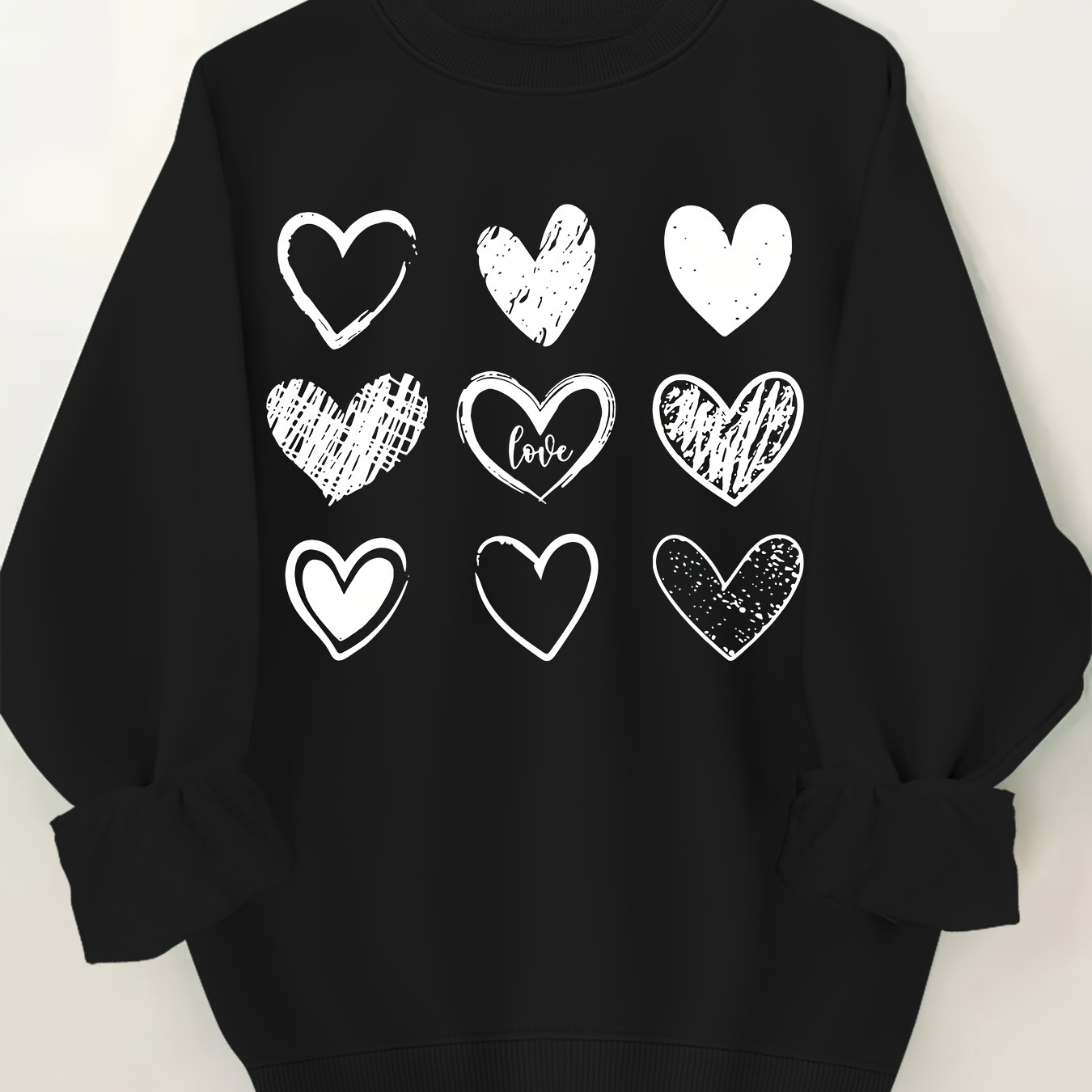 

Plus Size Heart Print Sweatshirt, Casual Long Sleeve Crew Neck Pullover Sweatshirt, Women's Plus Size clothing