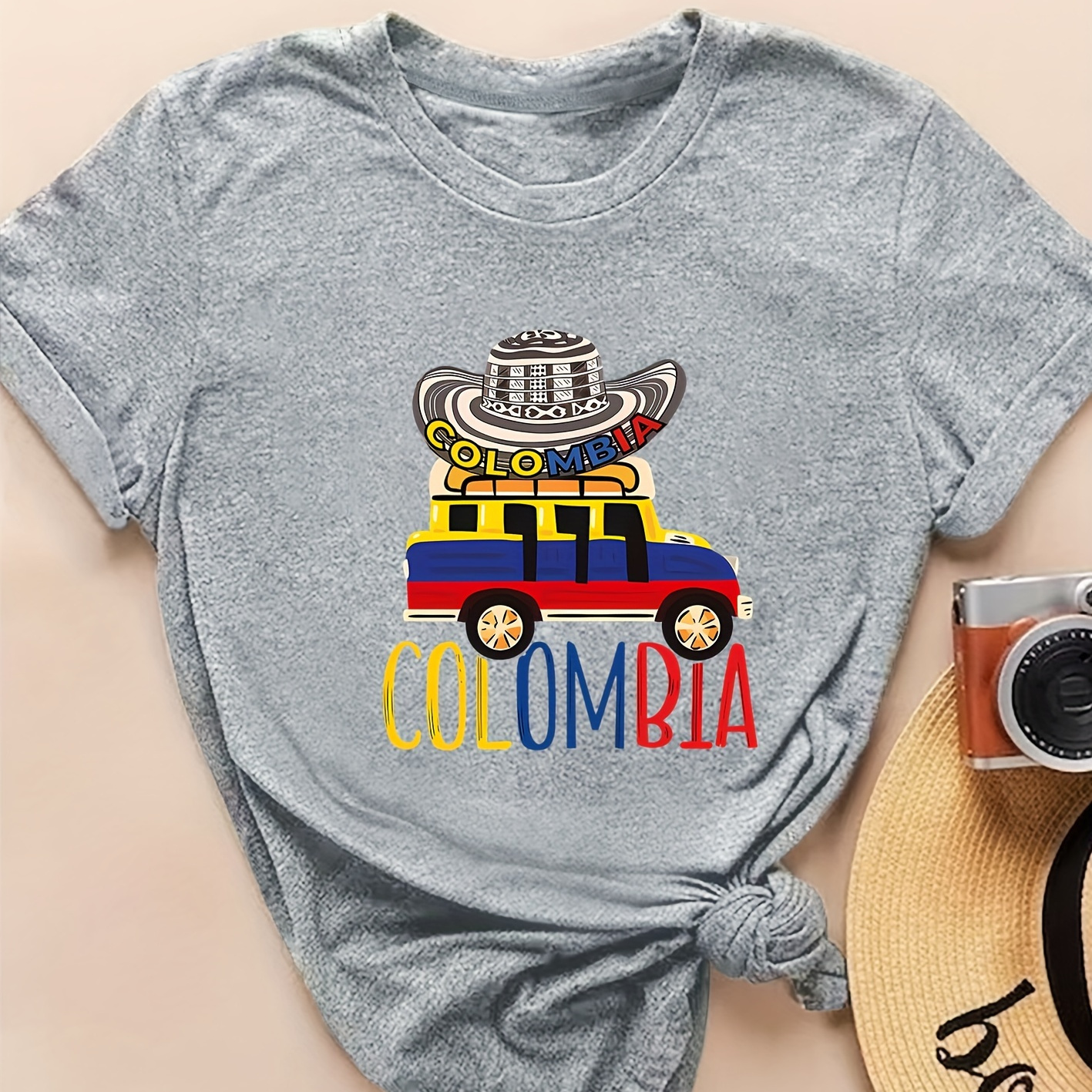 

Women's Colombia Themed T-shirt, Short Sleeve, Round Neck, Retro Style, Vintage Hat And Car Print With Letters, Casual Spring/summer Top