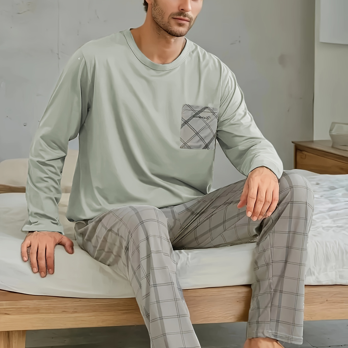 

Ensemble Pyjama Homme 2pcs - Élégant à Carreaux, Haut à Col Rond et Manches Longues & Pantalon Confortable à Taille Élastique, Vêtements de Détente pour , Mélange de Polyester, Lavable en Machine