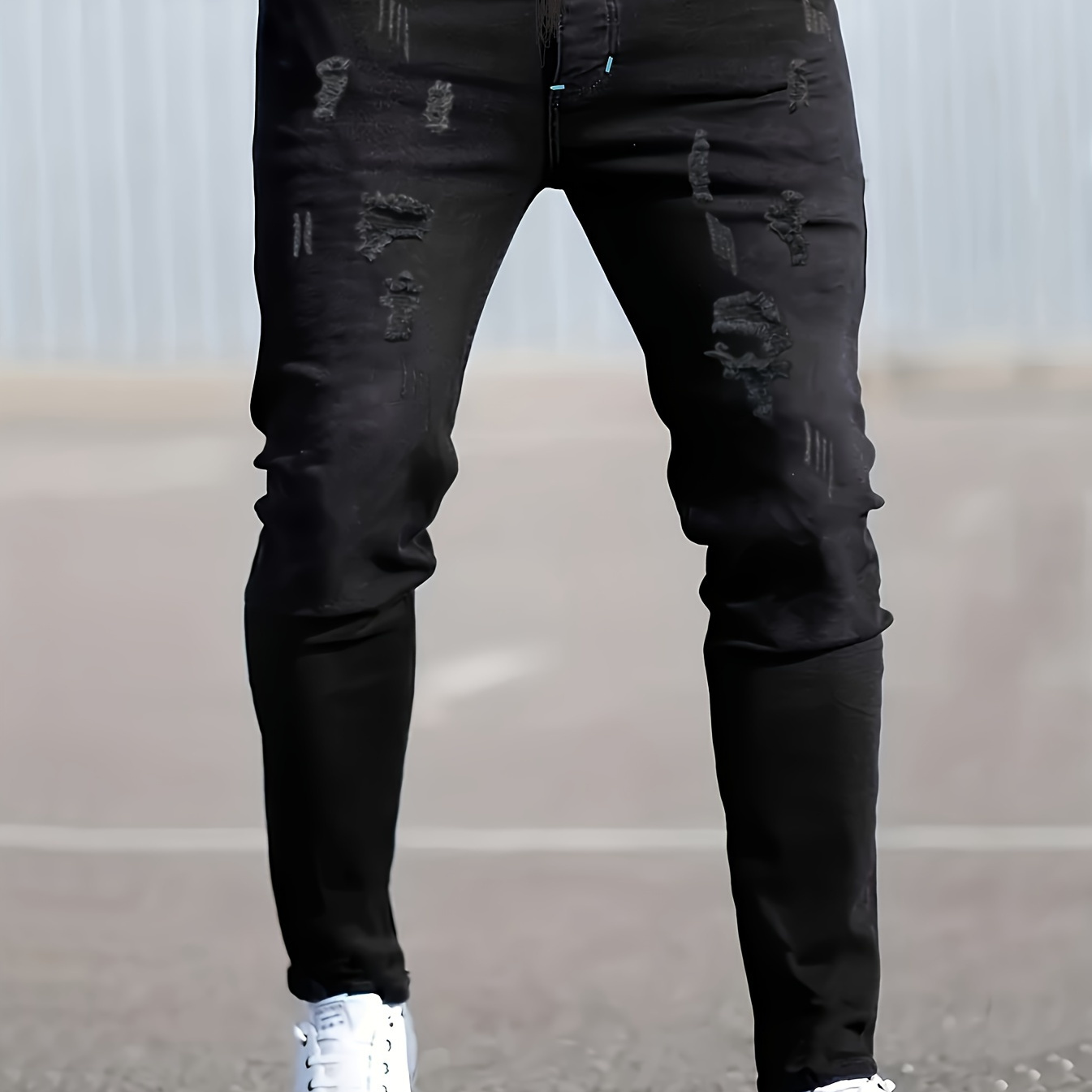 

Jean noir denim slim pour homme avec détails déchirés - Mélange de coton, style de rue, taille mi-haute, longueur régulière, convenable pour toutes les