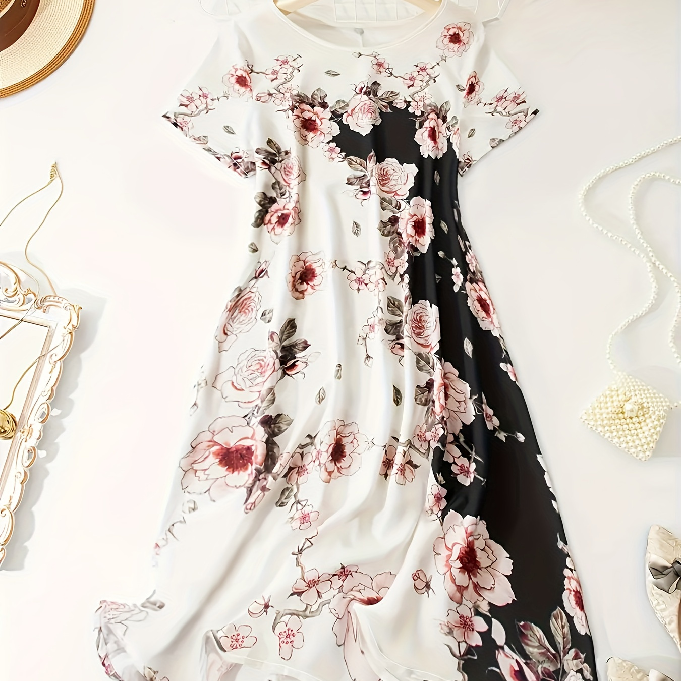

Plus Size Floral Print Crew Neck Dress, Elegant Short Sleeve Dress For Spring & Summer, Women's Plus Size Clothing