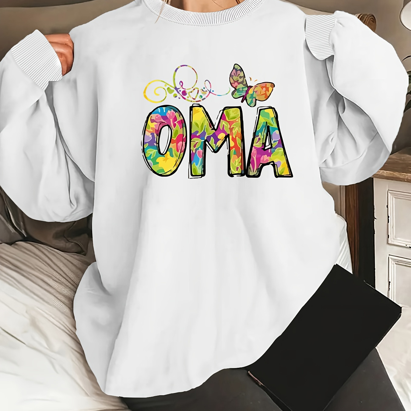 

Plus Size Oma Print Pullover Sweatshirt, Casual Long Sleeve Crew Neck Sweatshirt For Fall & Spring, Women's Plus Size Clothing