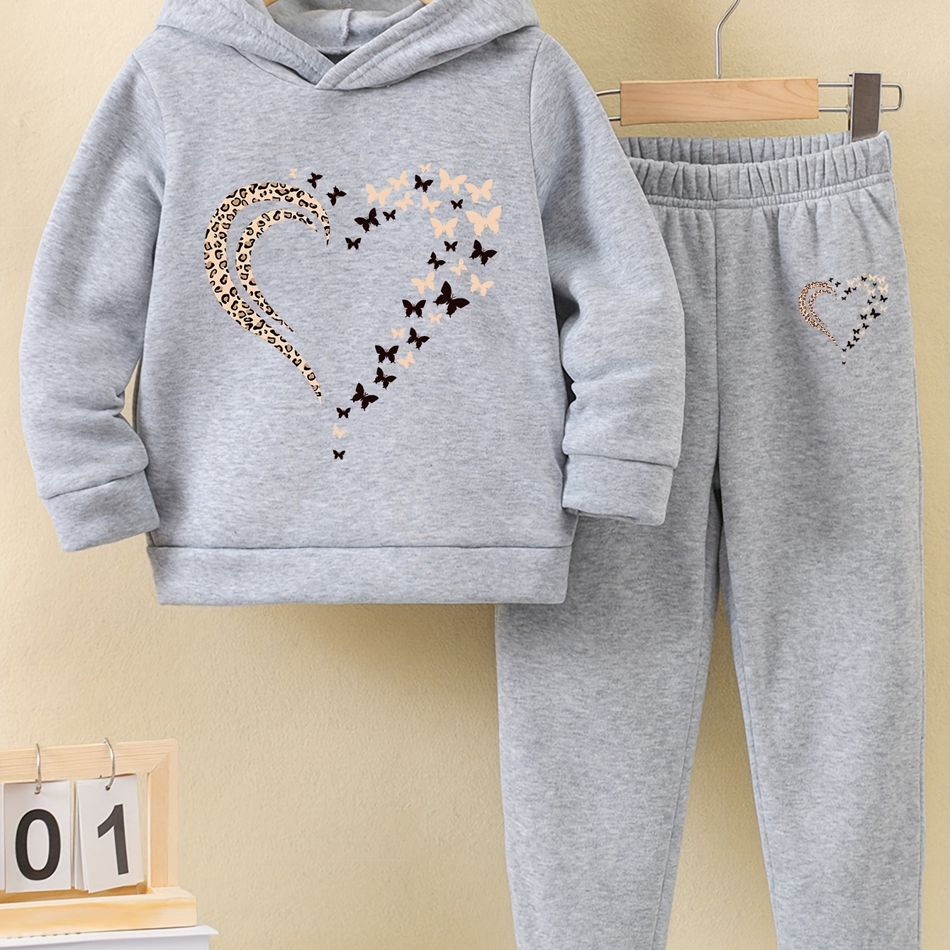 

Leopard Butterfly Love Graphic Print Girl's Two-piece Set, Warm Fleece Hooded Sweatshirt & Sports Trousers, Casual Comfortable Versatile Outfits For Autumn And Winter