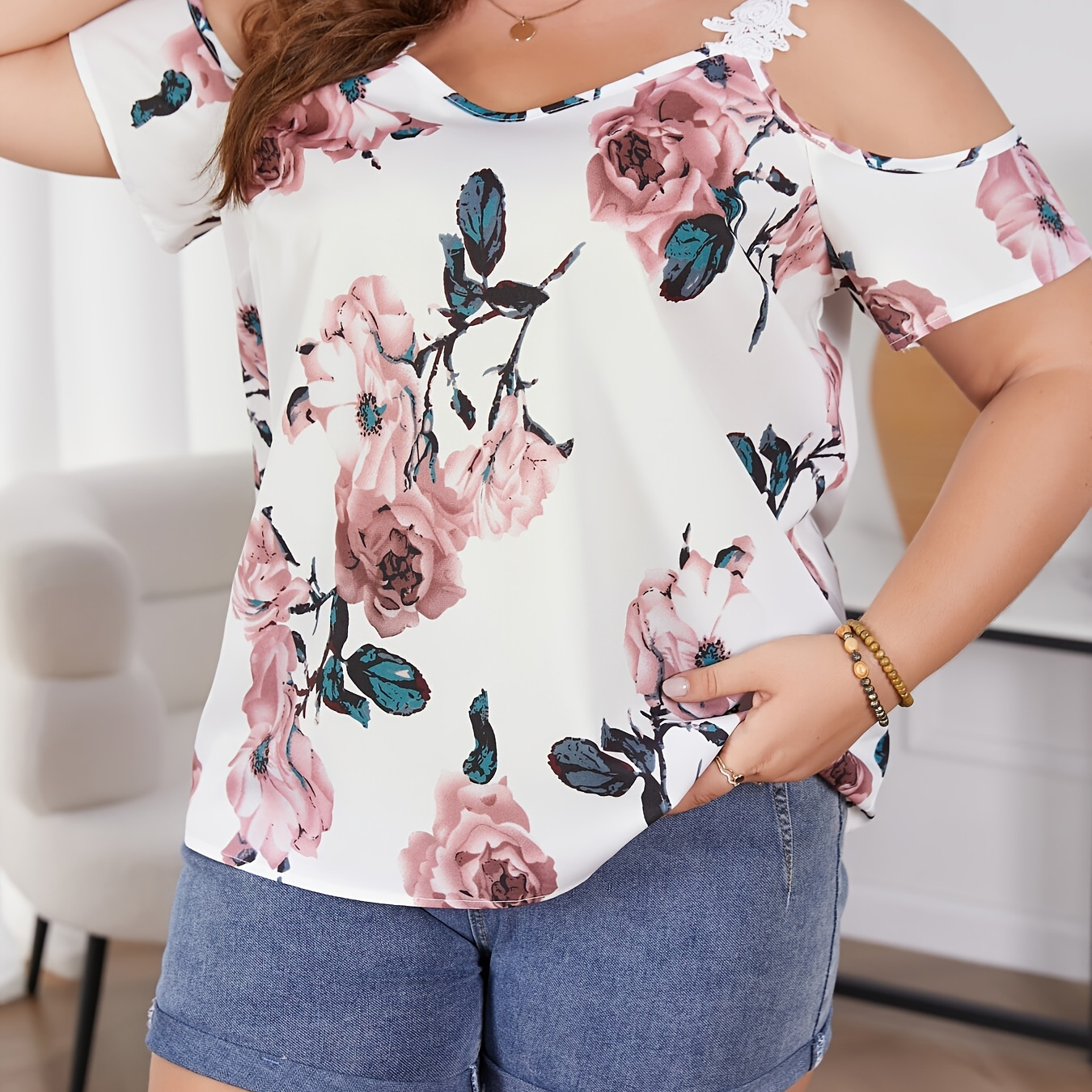 

Plus Size Floral Print Cold Shoulder Blouse, Elegant Contrast Lace V Neck Short Sleeve Blouse For Spring, Women's Plus Size clothing