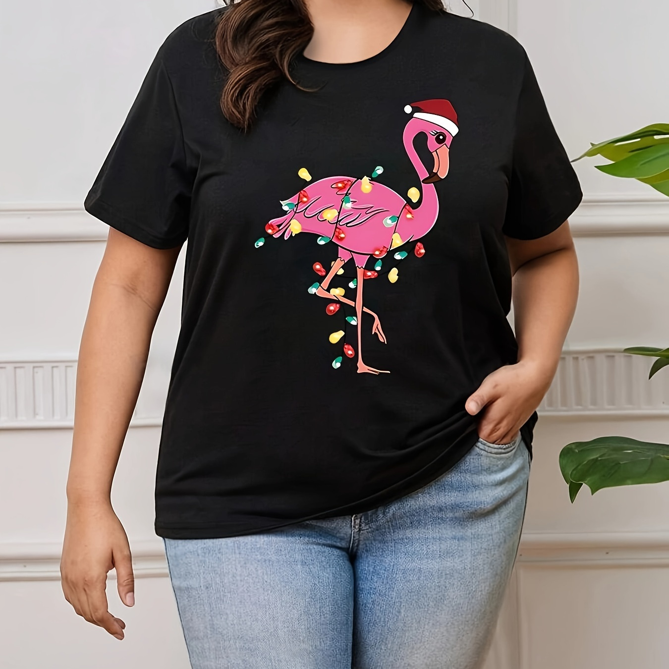 

Women's Plus Size Casual Sporty T-shirt, Christmas Hat Flamingo Print, Comfort Fit Short Sleeve Tee, Fashion Breathable Casual Top