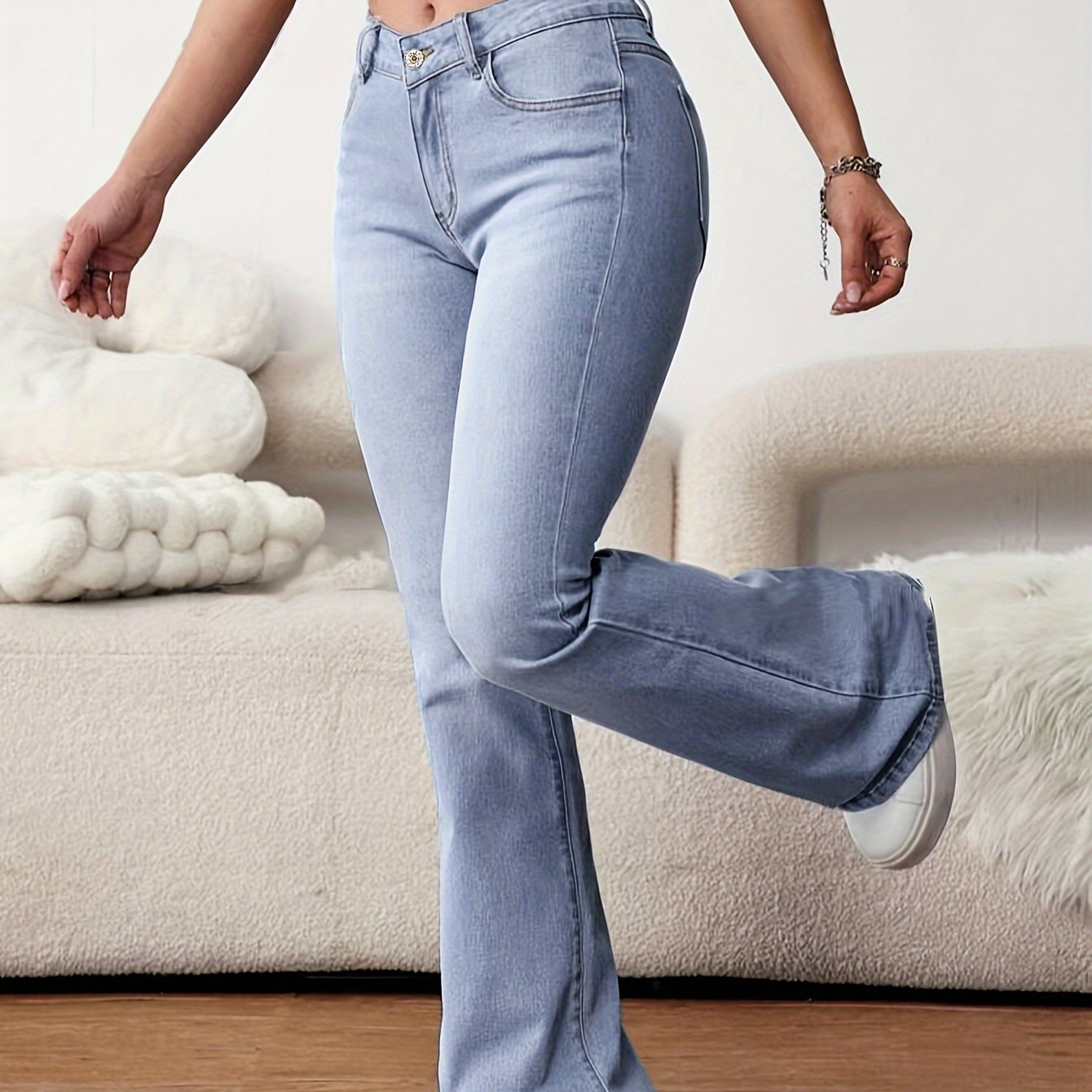 

Women's High Waist Flared Jeans, Fashion Staple, Classic Elegant Style, Comfortable Versatile Everyday Wear, Bell-bottoms - Light Blue Denim