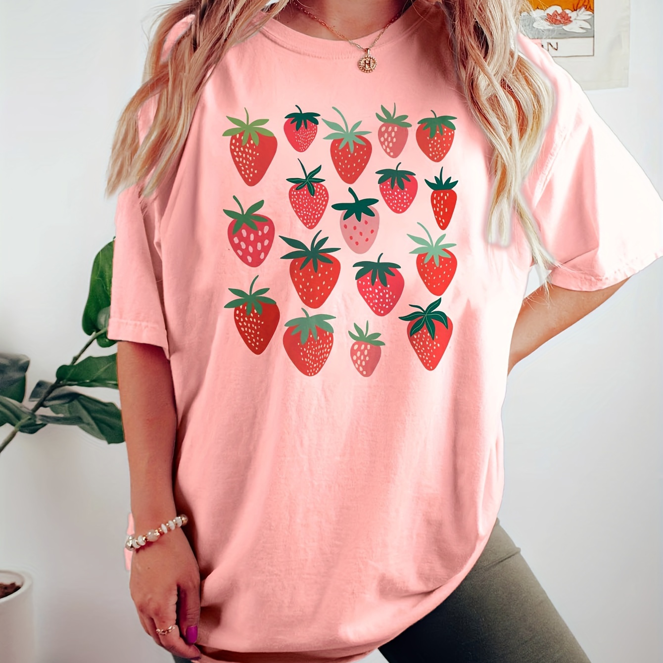 

Strawberry Print Crew Neck T-shirt, Casual Short Sleeve Top For Spring & Summer, Women's Clothing