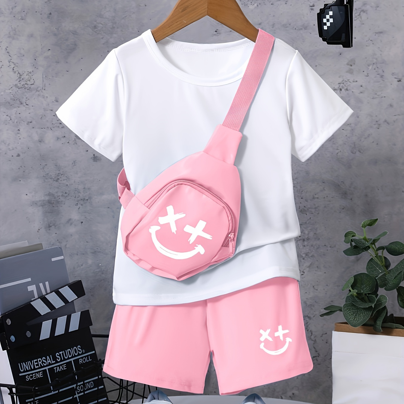 

Girls 3pcs T-shirt & Crossbody Bag & Elastic Waist Shorts Set Happy Face Print Short Sleeve Tee Top Casual Kids Clothes Summer