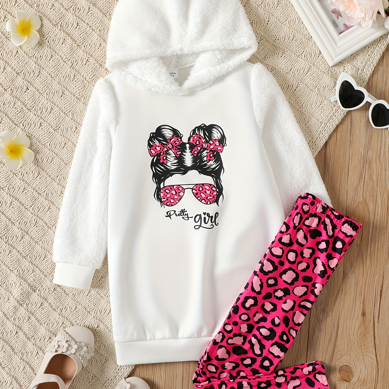 

2pcs Kid Girl Fashion Character Print Fleece Splice Long-sleeve Hoodie Sweatshirt And Leopard Print Leggings Set For Winter