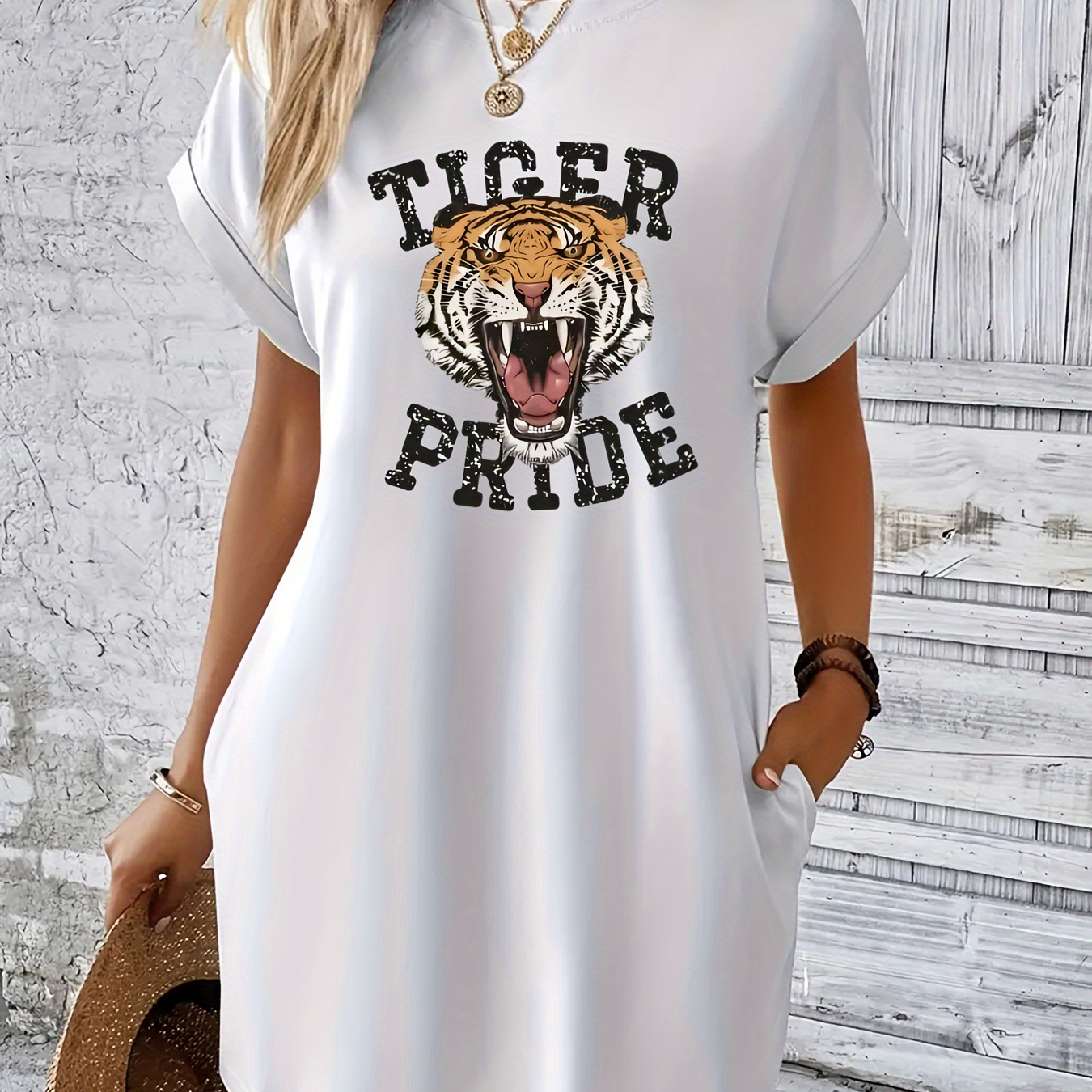 

Tiger Print Pockets Tee Dress, Casual Short Sleeve Crew Neck Dress For Summer & Spring, Women's Clothing