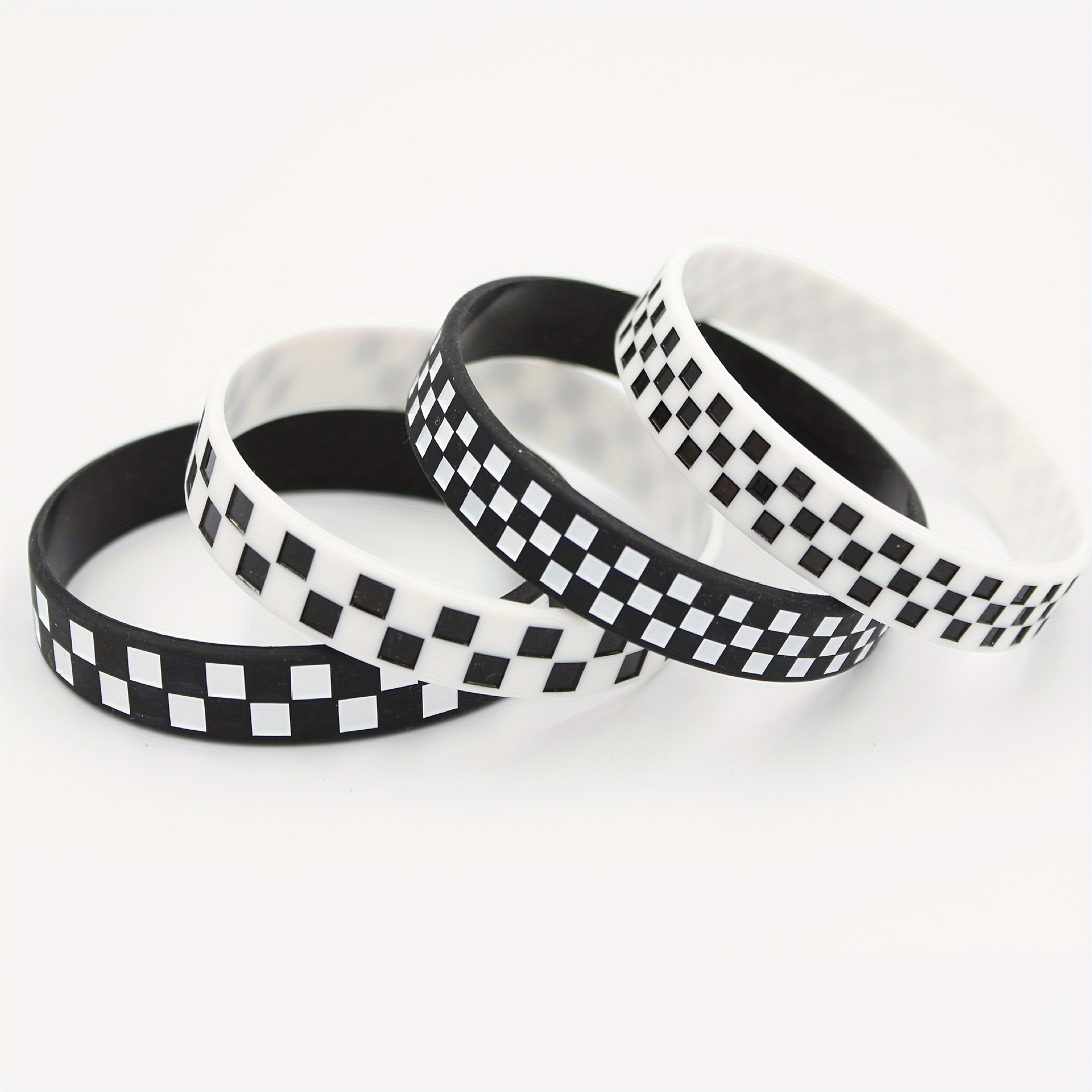 

Stylish Checked Pattern Silicone Bracelet - Perfect For Men & Women Who Love Sports!
