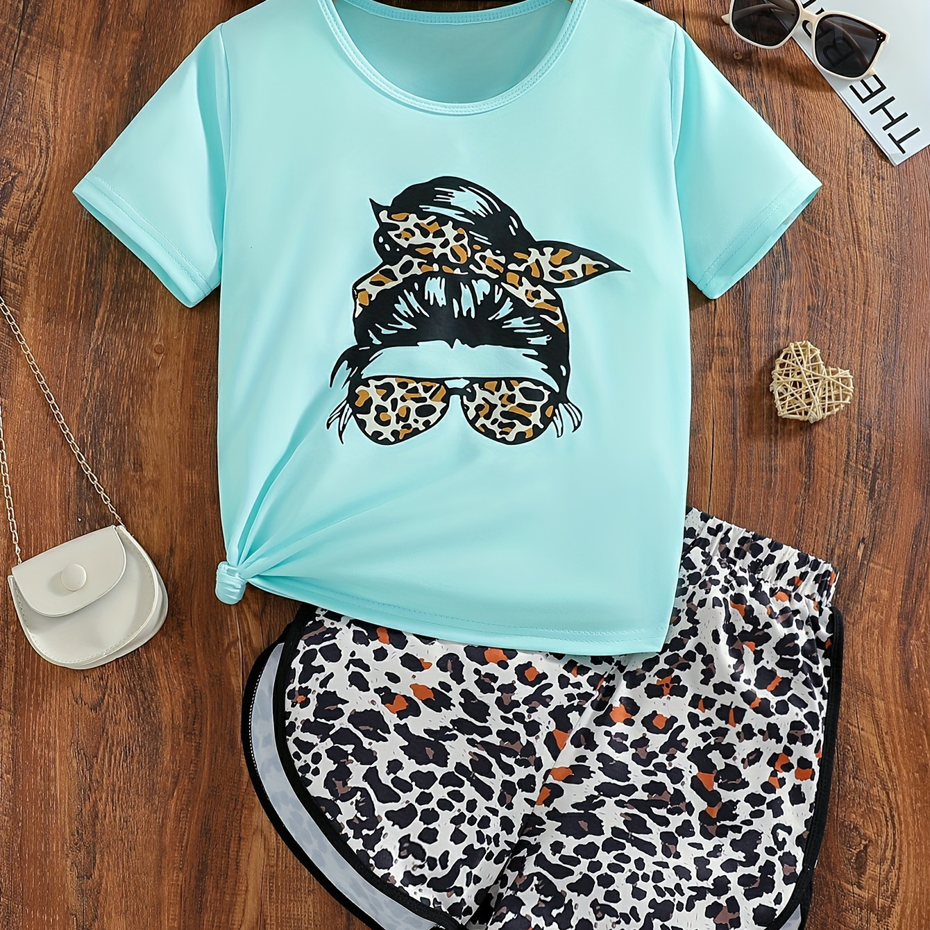 

2pcs, Girls Leopard Print Shorts + Figure Print Graphic Top Summer Two-piece Set