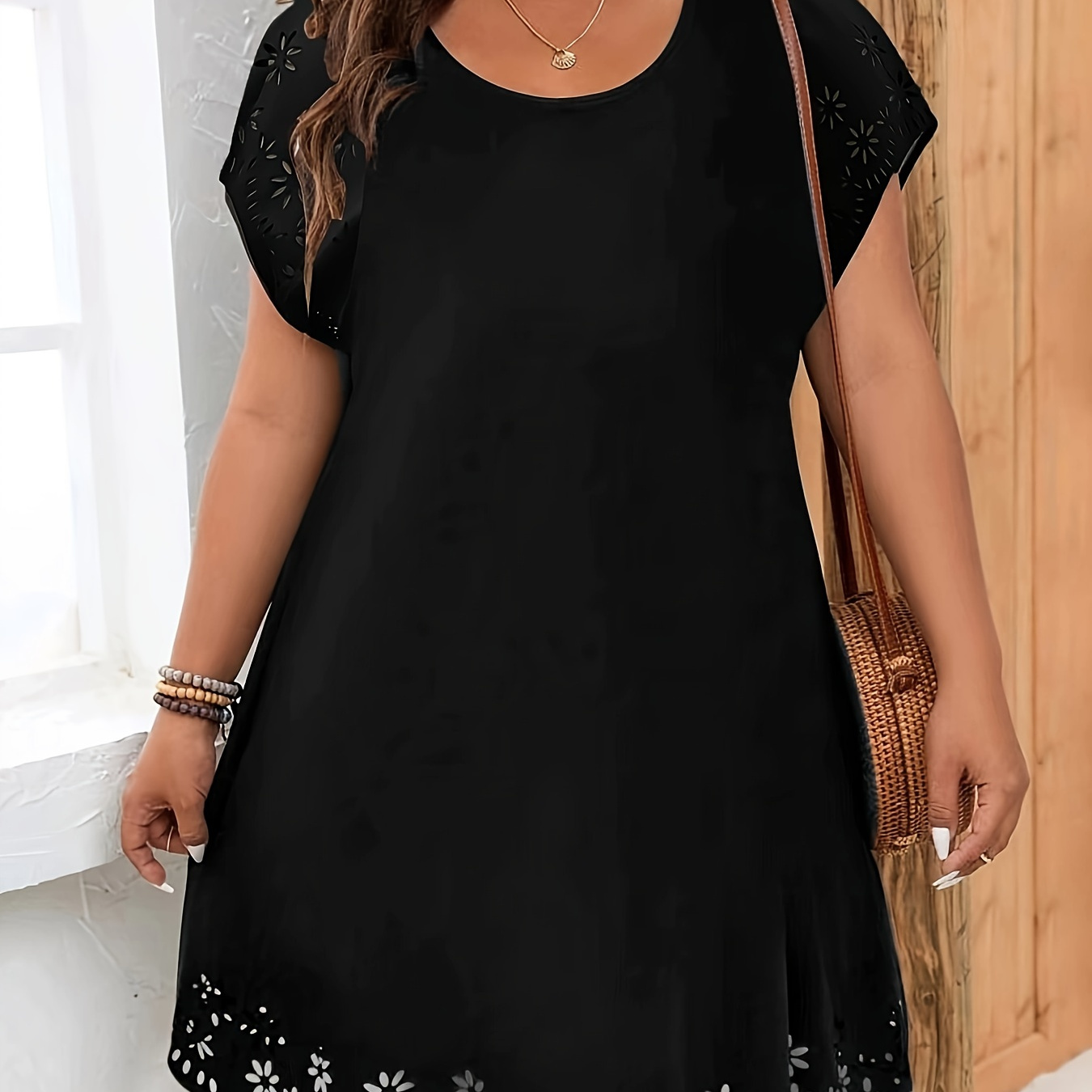

Plus Size Solid Crew Neck Dress, Elegant Floral Cut Out Batwing Sleeve Dress For Spring & Summer, Women's Plus Size Clothing
