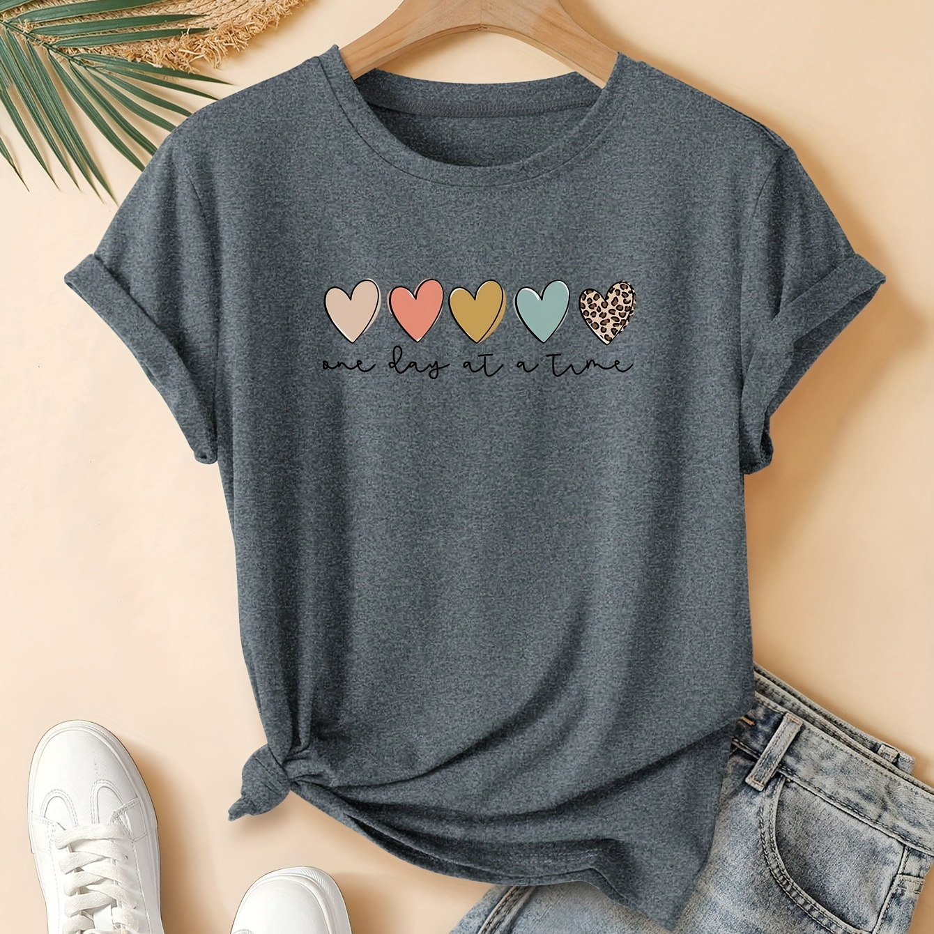 

Heart & Letter Print Casual T-shirt, Crew Neck Short Sleeves Sports Tee, Women's Activewear