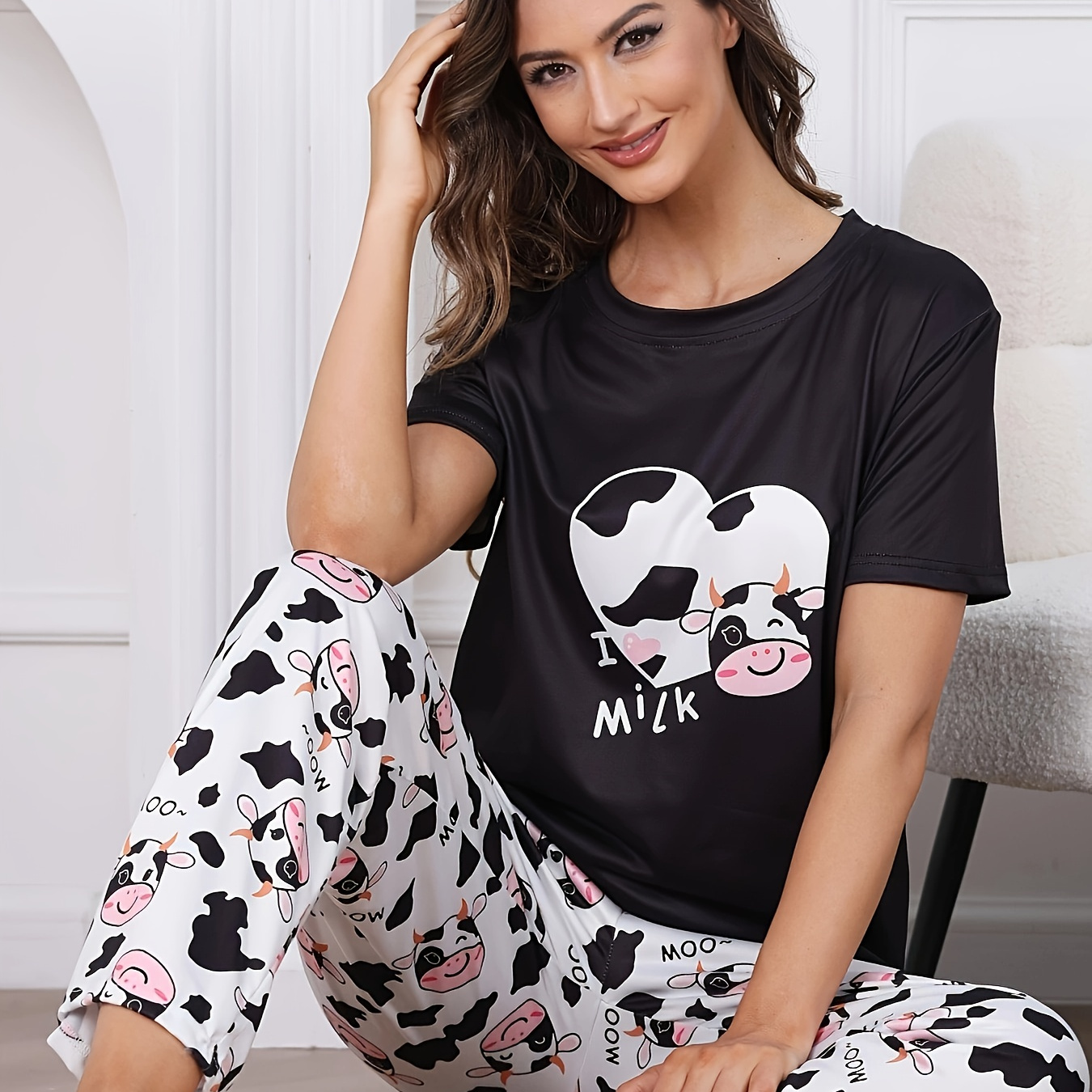 

Cute Cow Print Pajama Set, Short Sleeve Round Neck Top & Elastic Pants, Women's Sleepwear