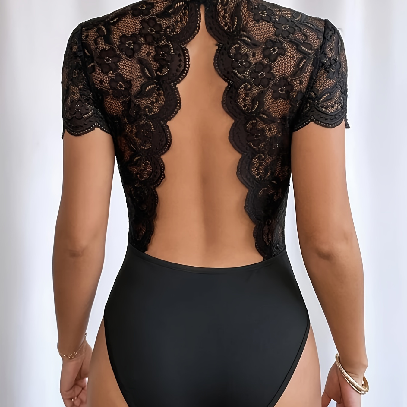 

Contrast Lace Crew Neck Bodysuit, Sexy Solid Cut Out Backless Scallop Trim Short Sleeve Slim Bodysuit, Women's Clothing