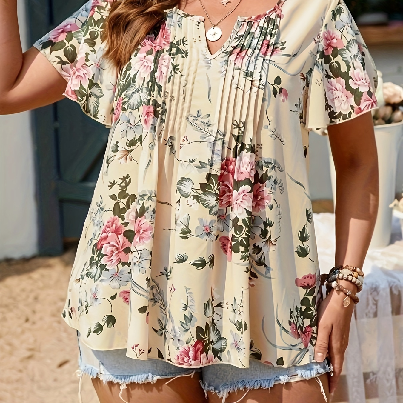 

Plus Size Floral Print Pintuck Notch Neck Blouse, Casual Short Sleeve Blouse For Spring & Summer, Women's Plus Size Clothing